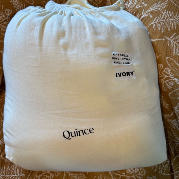 Quince Organic Airy Gauze Duvet - Picture 6 of 7